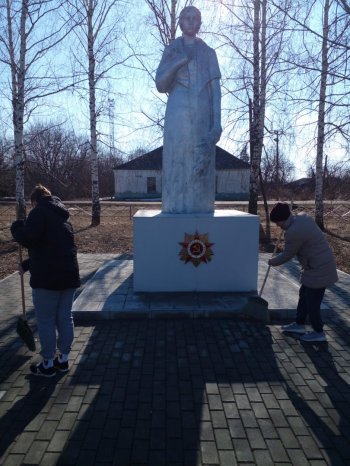 Благоустройство территории памятника